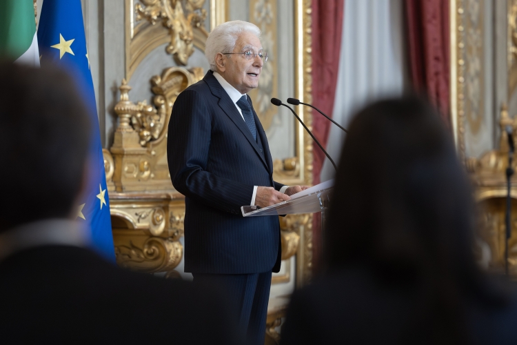 Il Presidente Mattarella nel corso del suo discorso ai futuri giornalisti