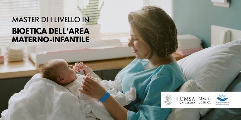Mamma con il suo bambino in braccio in Ospedale