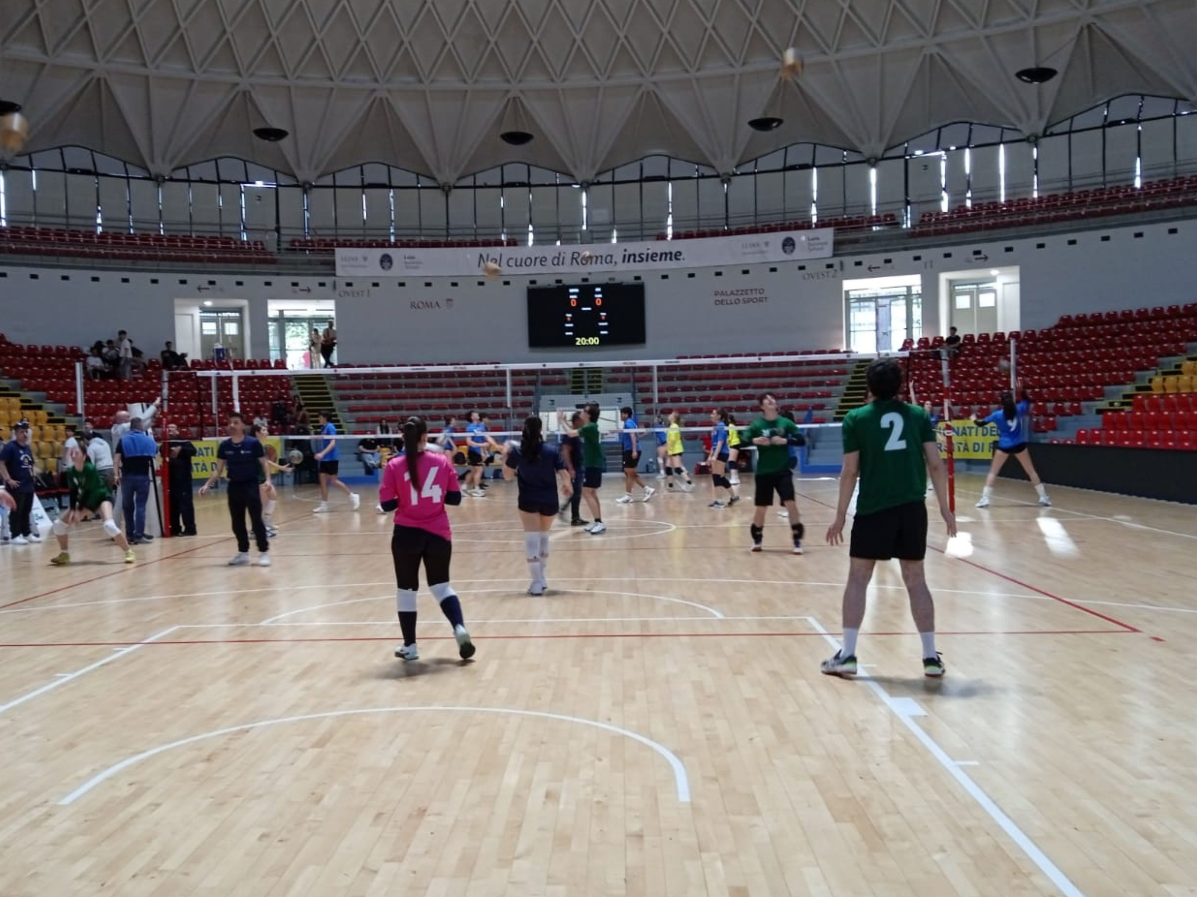 Foto della rappresentativa di pallavolo mista della LUMSA Sport United