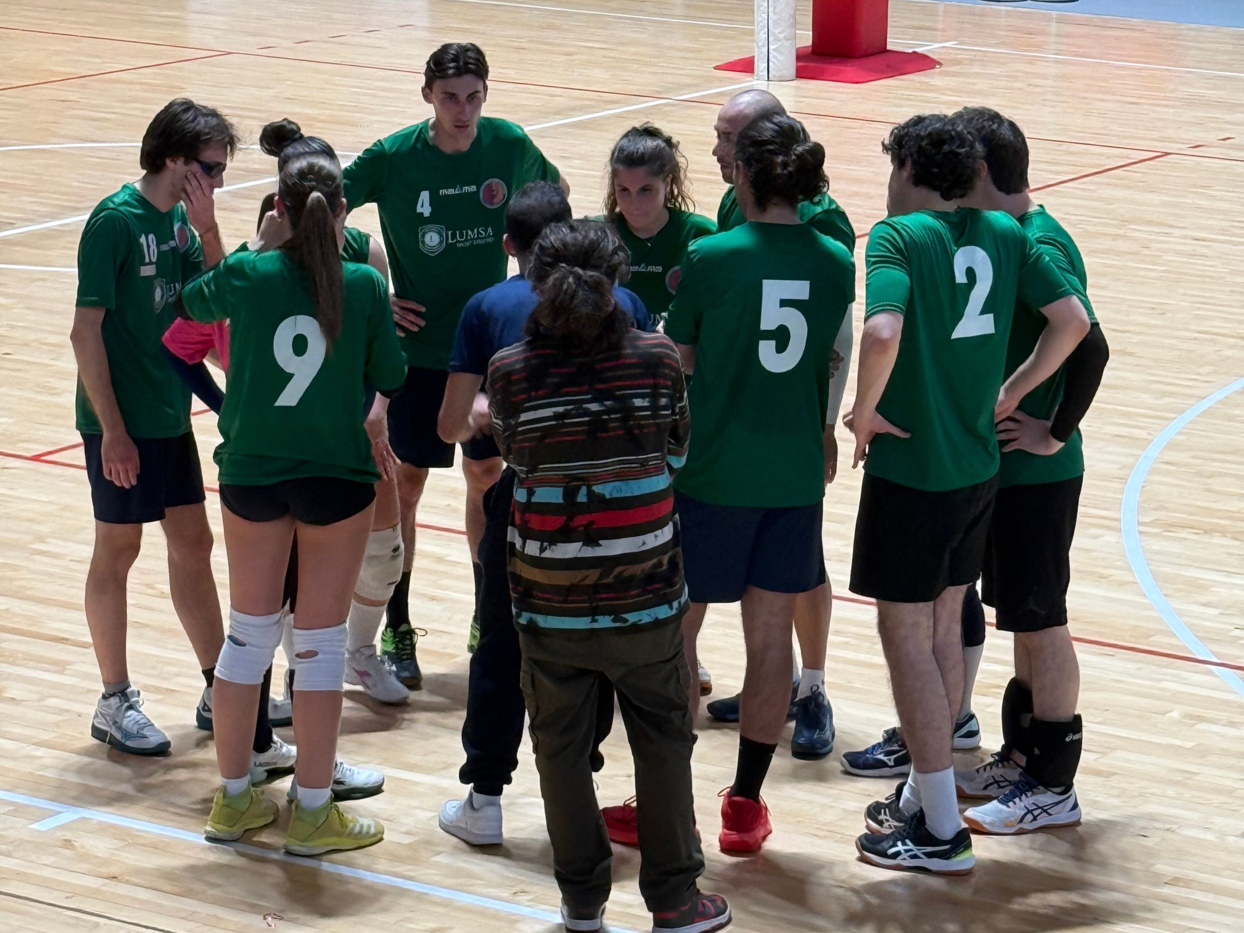 Foto della rappresentativa di pallavolo mista della LUMSA Sport United