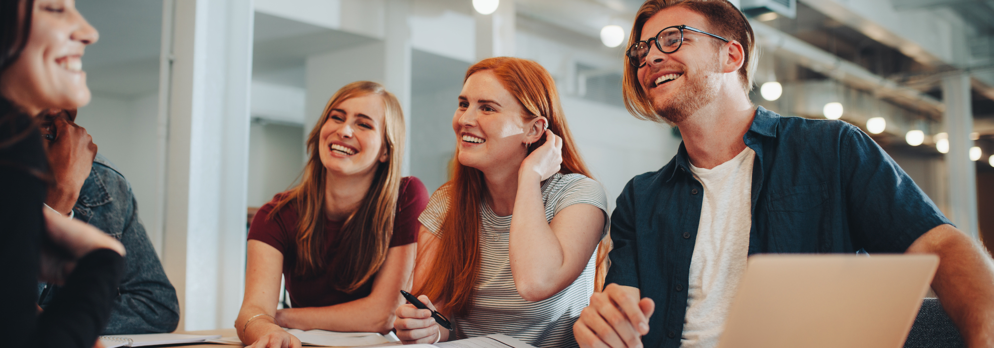 https://backoffice.lumsa.itStudenti che studiano insieme e sorridono