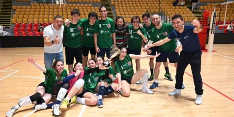 Foto della rappresentativa di pallavolo mista della LUMSA Sport United