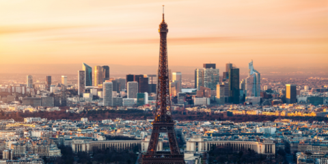 Certificazione di lingua francese con la foto di Parigi con la Torre Eiffel