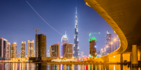 Certificazione di lingua araba con il CLIC e immagini di Dubai di notte