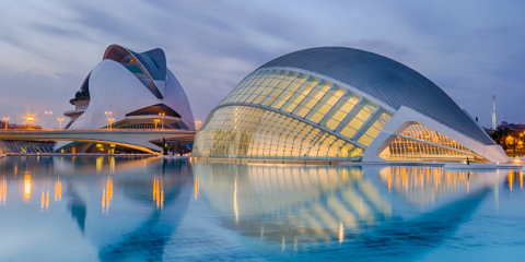 Certificazione di lingua spagnola e foto della città di Valencia